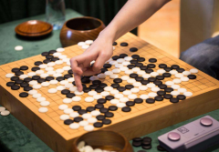 学习围棋技巧是一个循序渐进的过程 切忌心急